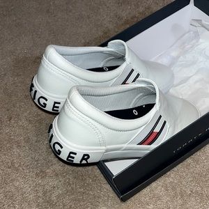 COPY - Tommy Hilfiger Fin 2 Slip On Sneaker Shoes Women’s NIB